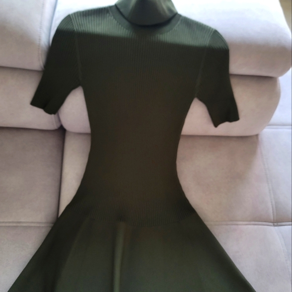 Dress - Picture 1 of 5